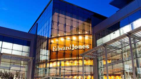 Jobs in Edward Jones - Financial Advisor: Laura A Raad - reviews